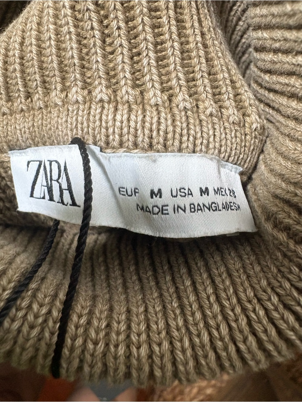 ZARA Turtleneck Cropped Knit Sweater in Beige - Picture 4 of 6